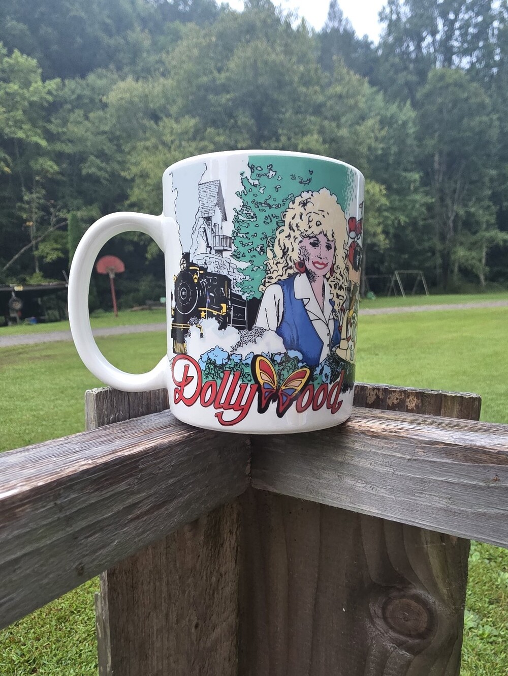 Dollywood Dolly Parton Coffee Mug Tea Cup Picture Souvenir i love Mom